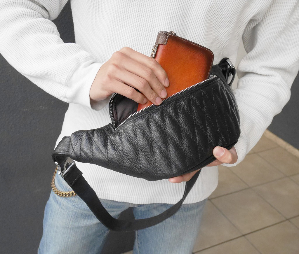 ワンショルダー メンズ ボディバッグ 本革 bag キルティング