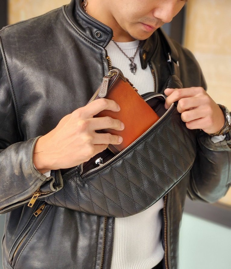 ワンショルダー メンズ ボディバッグ 本革 bag キルティング