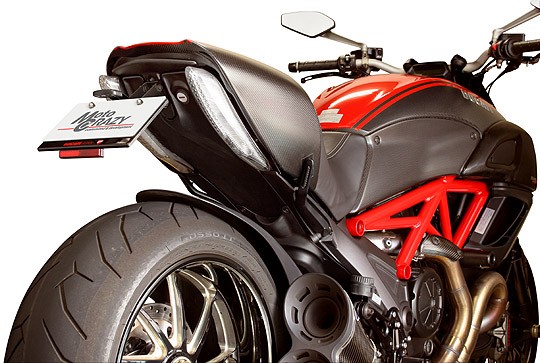 DUCATI ドゥカティ DIAVEL用ステンレス製 フェンダーレスキット DIAVEL用 SFD-K132A : 7sfdk13bk :  あるふぁここ プラザ店 - 通販 - Yahoo!ショッピング