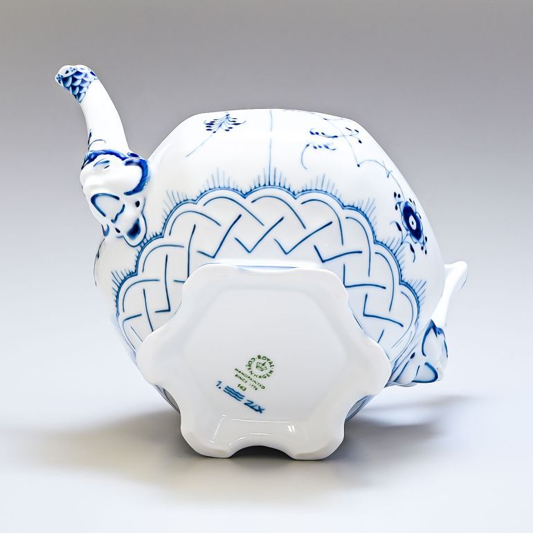 ROYAL COPENHAGEN（ロイヤルコペンハーゲン） ブルーフルーテッド フル