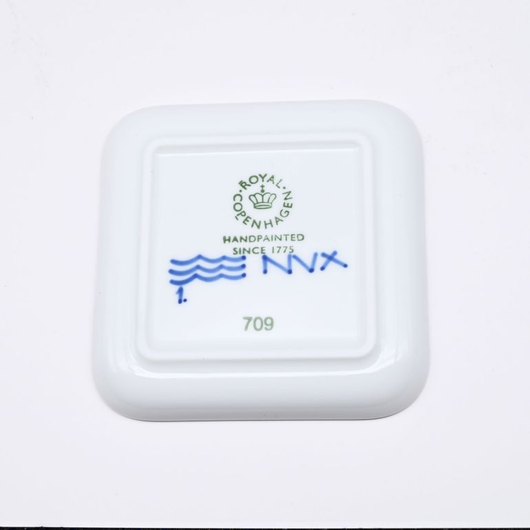 ROYAL COPENHAGEN（ロイヤルコペンハーゲン） ブルーフルーテッド メガ