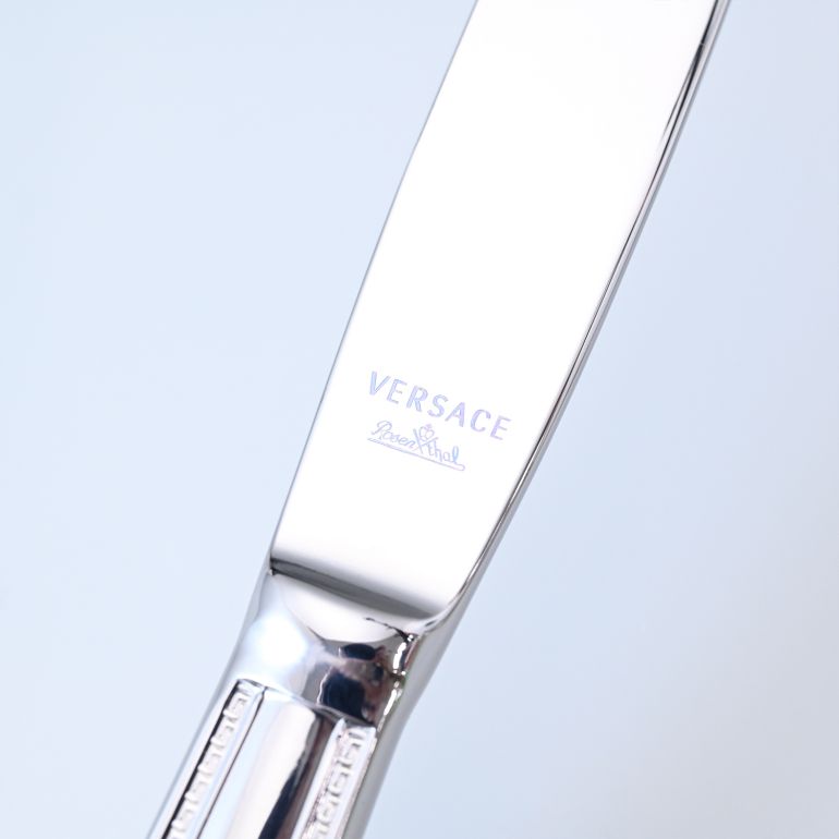 ★豪華 versace テーブル☆イタリア製　 ヴェルサーチ エンブレム 未使用 ☆豪華 versace テーブル☆イタリア製 ヴェルサーチ エンブレム 未使用