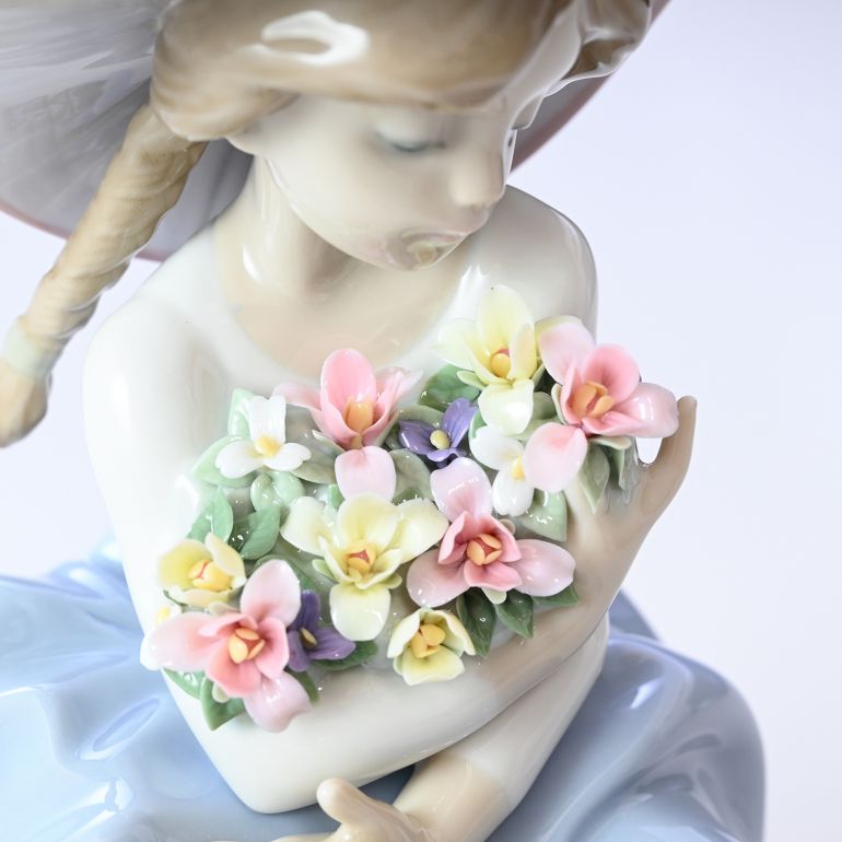 リヤドロ 花の香りにつつまれて フィギュア 人形 女性 LLADRO リアドロ フィギュリン 01005862 インテリア オブジェ 置物