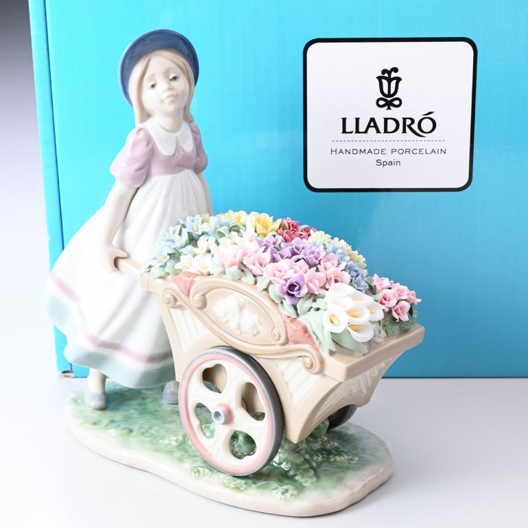 リヤドロ 可愛いお花屋さん フィギュア 人形 女性 LLADRO リアドロ フィギュリン 01006521 インテリア オブジェ 置物