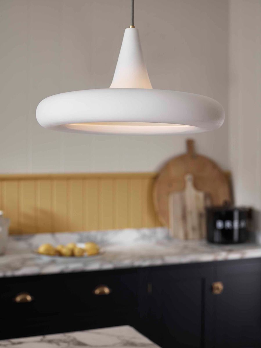 ロイヤルファニチャー ORIGINAL BTC ENGLAND DROP THREE PENDANT ペンダントライト 引掛シーリング ランプ別売  ホワイト BTC-DROPTHREE-P : オールライト Yahoo!店 - 通販 - Yahoo!ショッピング