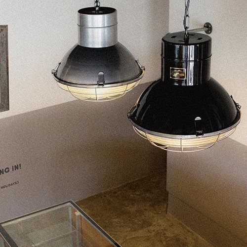 ＨＥＲＭＯＳＡ ハモサ ペンダントライト PASADENA LAMP（パサデナランプ） 引掛けシーリング 白熱電球付き 電球色 〜4.5畳 silver（シルバー） CM-005SVの画像