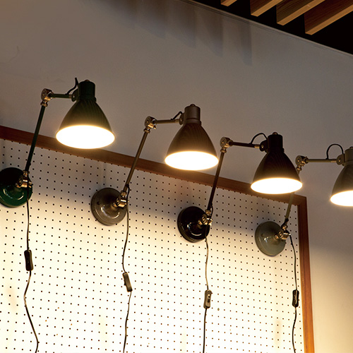 ＨＥＲＭＯＳＡ　ハモサ　ブラケット INDUSTRY WALL LAMP 白熱電球付 電球色 〜4.5畳 LED対応 コンセントタイプ(中間スイッチ付) サックス　EN-007WSX_4
