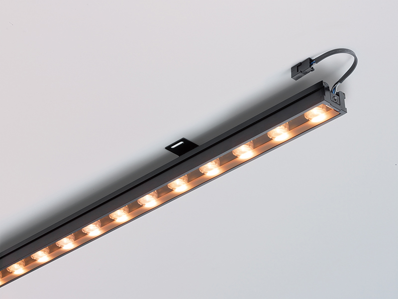 ＤＮライティング　LED照明器具 屋内用ウォールウォッシャー LINE WASH LW 電源別売 1000mm 電球色2800K 15° キックフィルター　LW1000L28-15K ※受注生産品