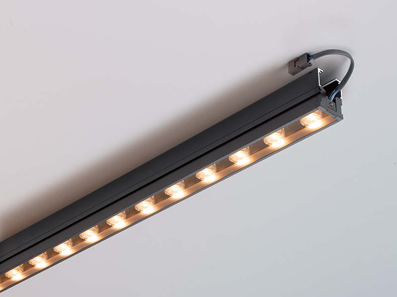ＤＮライティング LED屋内用ウォールウォッシャー LWD ケーブルダクト付 電源別売 1000mm 電球色 15° キックフィルター LWD1000L28-15K ※受注生産品