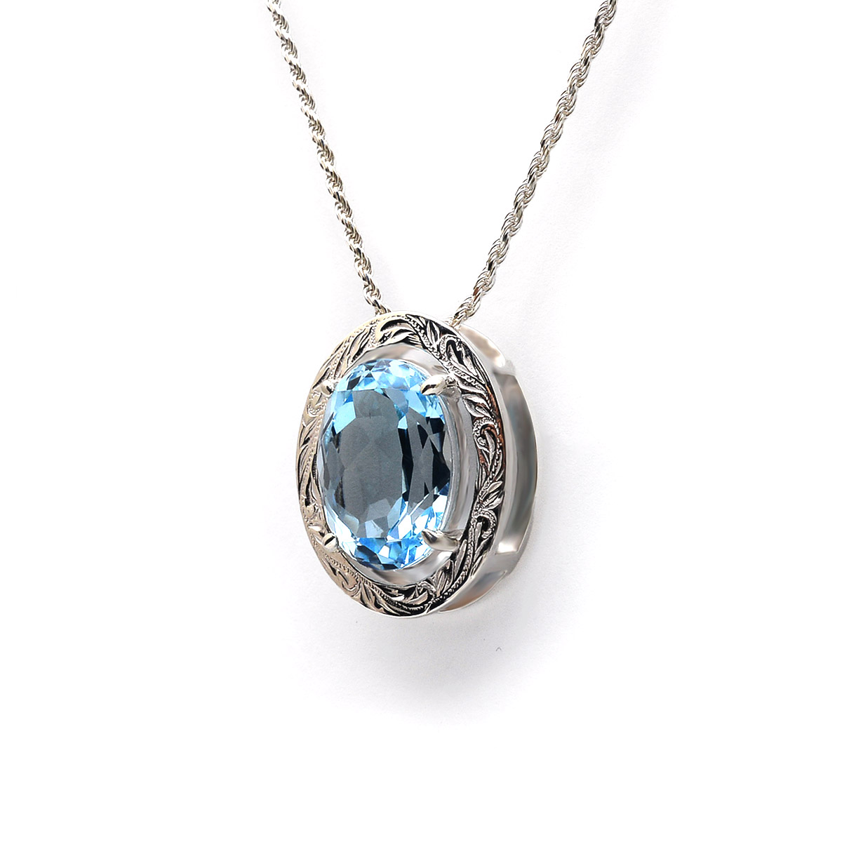 青色オーバル型ペンダント ALOHA MANA（アロハマナ） ハワイアンジュエリー ネックレス 大粒