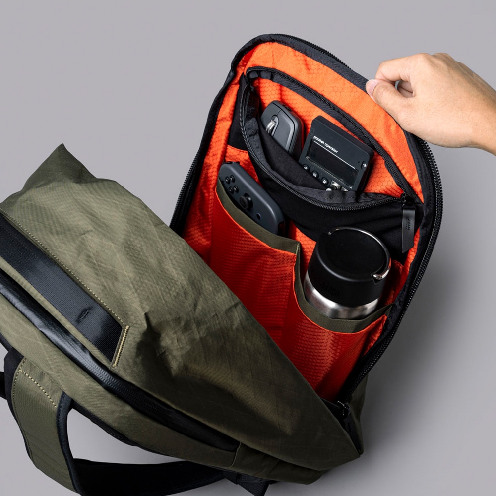 【公式】バックパック METRO BACKPACK PRO X-PAC リュックサック 24L リュック 通勤 旅行 ビジネス 撥水 アウトドア 旅行 トラベル[ALPAKA/アルパカ][送料無料]の画像