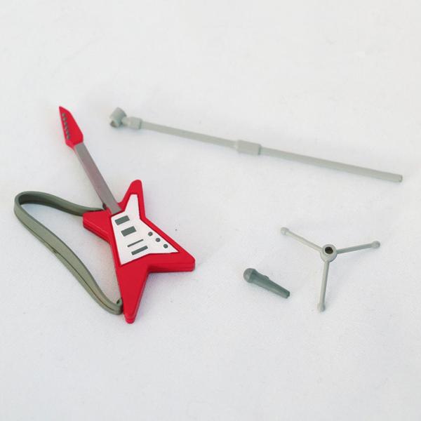 2 個 1:12 ミニチュアギターとマイクセットアクセサリーおもちゃの装飾品