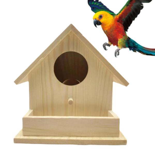 木製の鳥の家、ネストボックス、のスタンドで装飾的なコテージキャビン、バルコニー用の巣箱、カージナルス、、スロステル