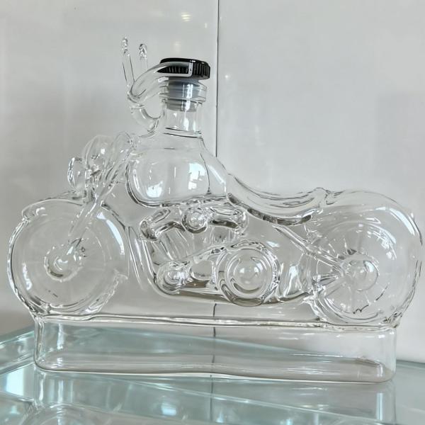 ウイスキーデキャンタ ホウケイ酸ガラス 空 透明 装飾 ウイスキーボトル ワインディスペンサー メンズ バイカー ボーイフレンド パパ用