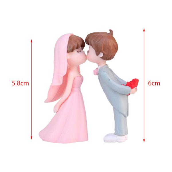 素朴なウェディングケーキトッパー新郎新婦キス置物ミニチュアモデルオーナメントミニウェディングケーキ人形 DIY シーン用