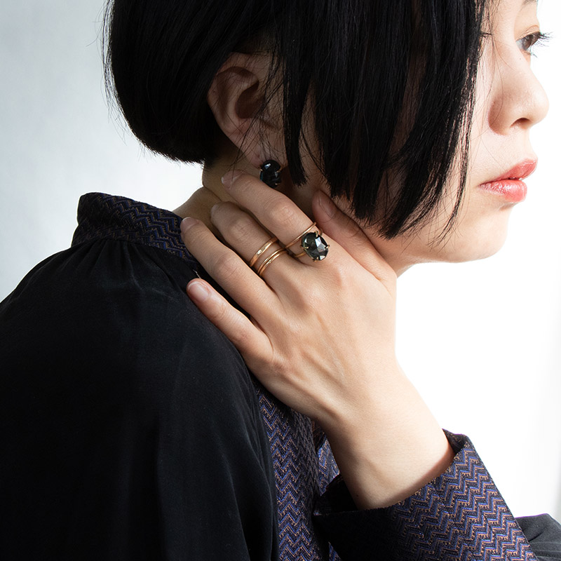 オニキス ラブラドライト 水晶 リング 指輪 ゴールドフィルド トリプレット amb-gf-rs23 Amer Bijouxの画像