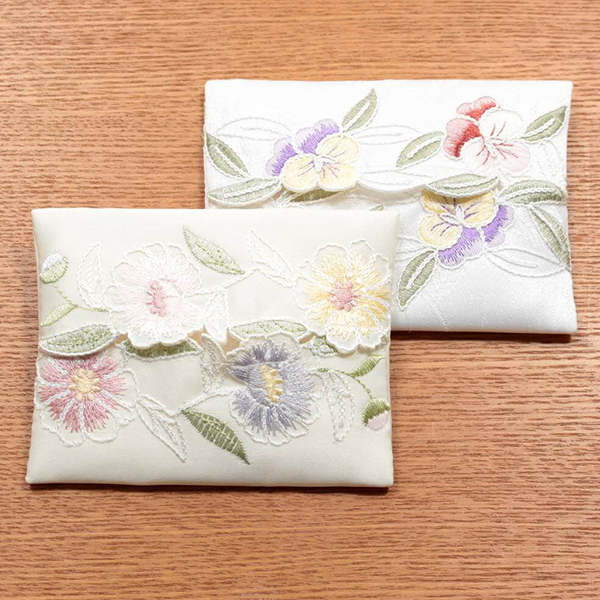 花のコード刺繍