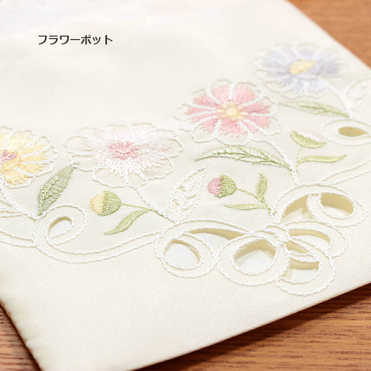 花のコード刺繍