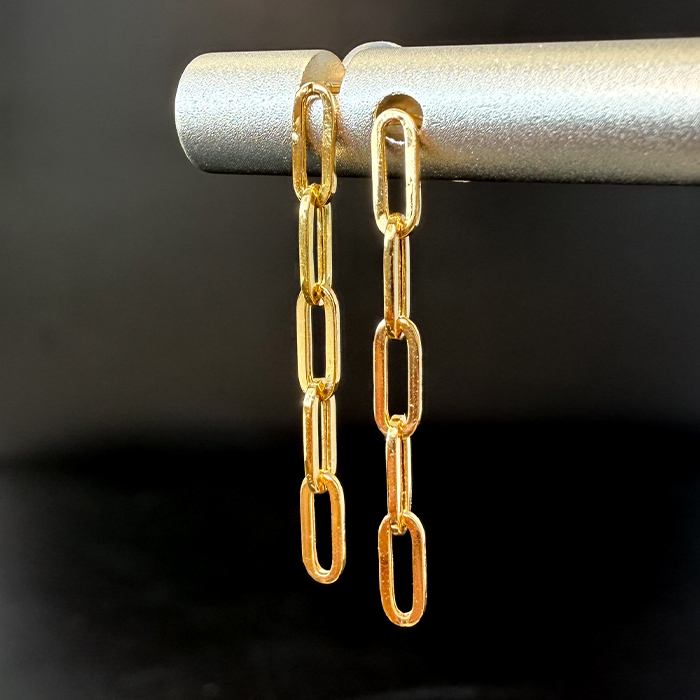 18金 ピアス 幅2.3mmPetit ペーパークリップ K18YG ゴールド 18k k18
