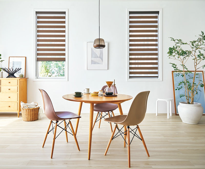 調光ロールスクリーン タチカワブラインド シュトレ デュオレ  防炎 木目調フレーム |  | 01