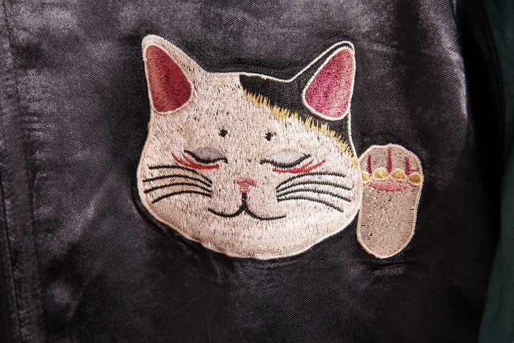 24h限定pMAX13.5倍!7/29pm25:59迄 花旅楽団SCRIPT 招き猫 刺繍 和柄