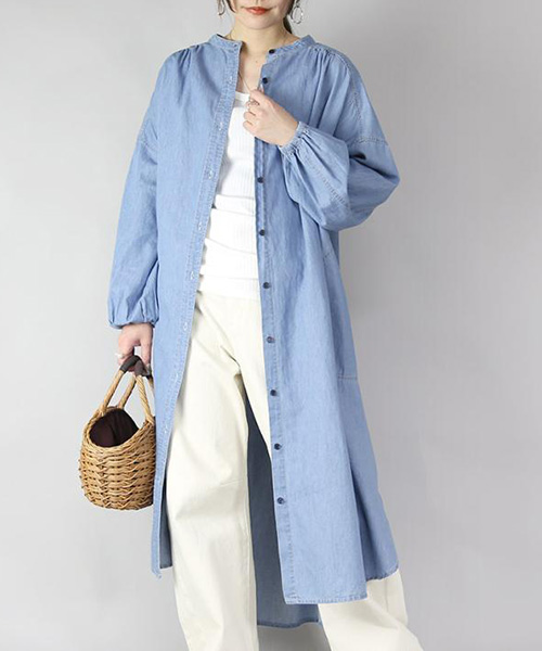 デニム シャツワンピース レディース ロング 長袖 羽織り ライトデニム コットン Aライン 春 夏 秋 ポケット 体型カバー スリット おしゃれ | and it_ | 01