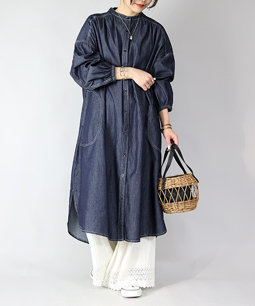 デニム シャツワンピース レディース ロング 長袖 羽織り ライトデニム コットン Aライン 春 夏 秋 ポケット 体型カバー スリット おしゃれ | and it_ | 02