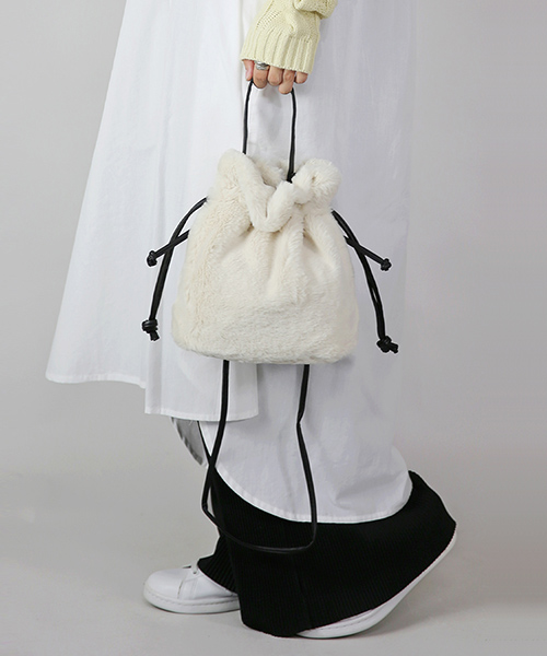 and it_（アンドイット） ショルダーバッグ レディース フェイクファー