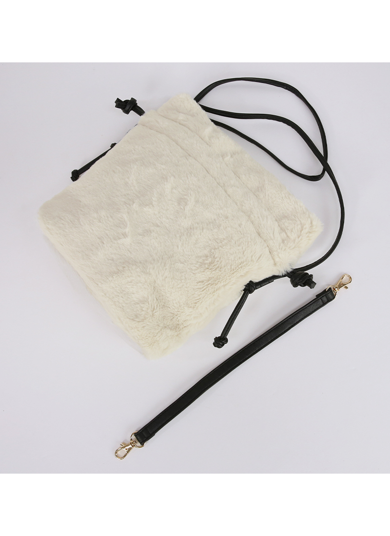 and it_（アンドイット） 爆買 ショルダーバッグ レディース フェイク