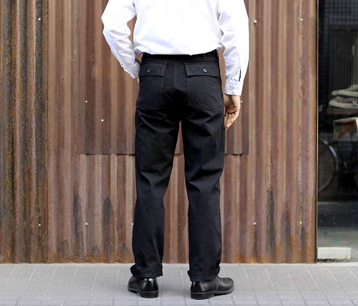 ワーカーズ WORKERS ブラックデニム ベイカーパンツ スリム ワーカーズ WORKERS ブラックデニム ベイカーパンツ スリム