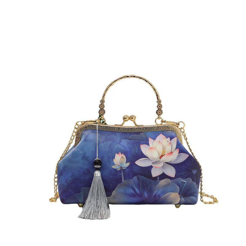 ✨極美品✨️FURLA クラッチバッグ がま口 フォーマル 結婚式 袋付き 手持ちバッグ がま口 結婚式 刺繍 和風 クラッチバッグ 牡丹花