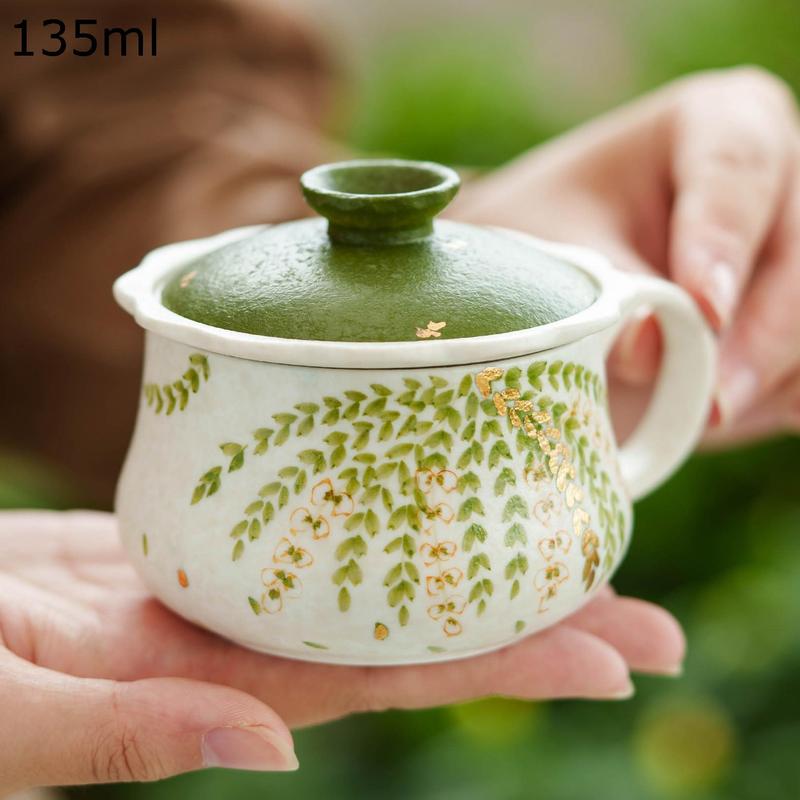 美術品・アンティーク・コレクション 中国 花と蝶の模様の陶器の容器