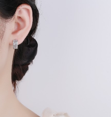 ✨値下げしました✨スワロフスキー Fit ピアス(ラージサイズ)シルバー