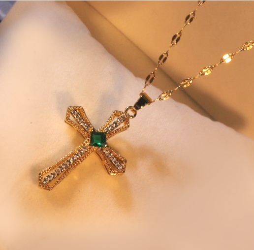 18K 緑石がついたネックレストップ ペリドット K18ネックレス(スリーストーン/8月誕生石)《WPDN2075
