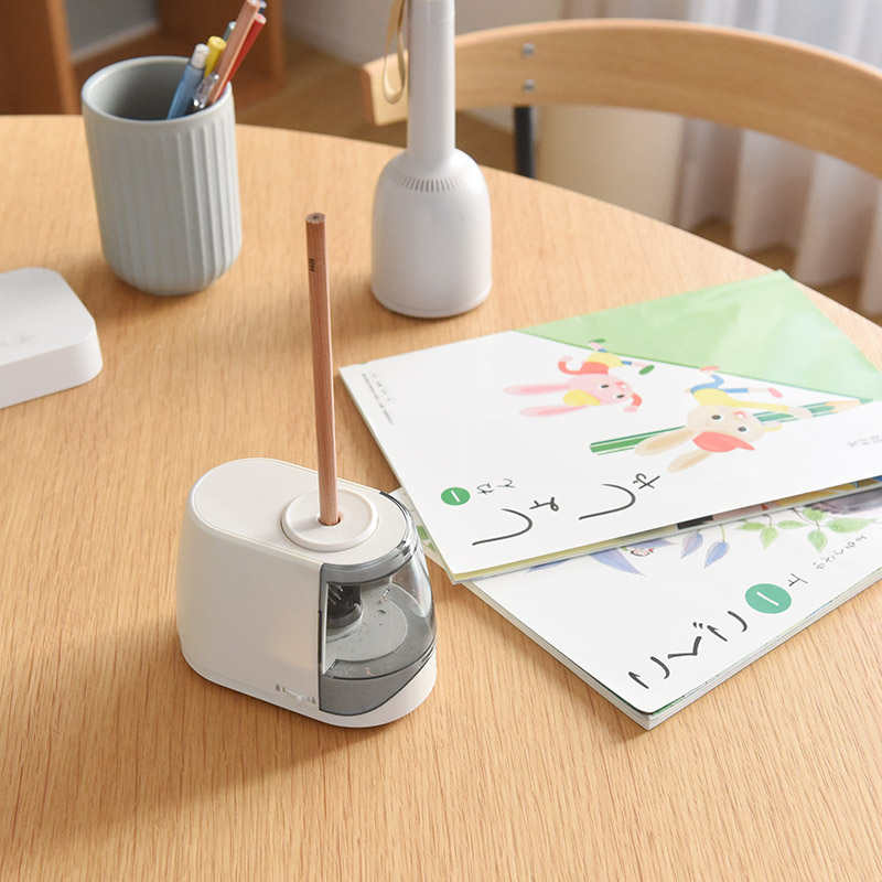 電動鉛筆削り 自動 2way給電 ドッチモ えんぴつ削り : アンジェ