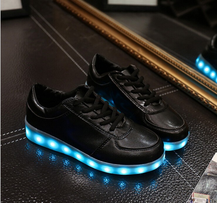 スニーカー　ハイカットスニーカー　メンズ　レディース　LEDライト　光る　靴 Amazon | [Star] 発光シューズ スニーカー 男女通用 USB充電