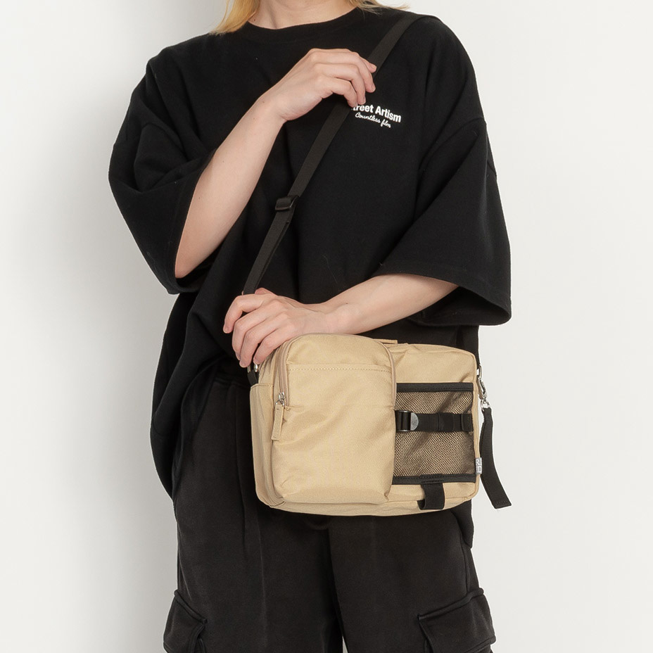 ショルダーバッグ メンズ レディース 軽量 散歩用品 お散歩バッグ 犬 マザーズバッグ 斜めがけ 肩掛け ポケット 多収納 多機能 リードホルダー 消臭ネーム付き | propellerheads | 01