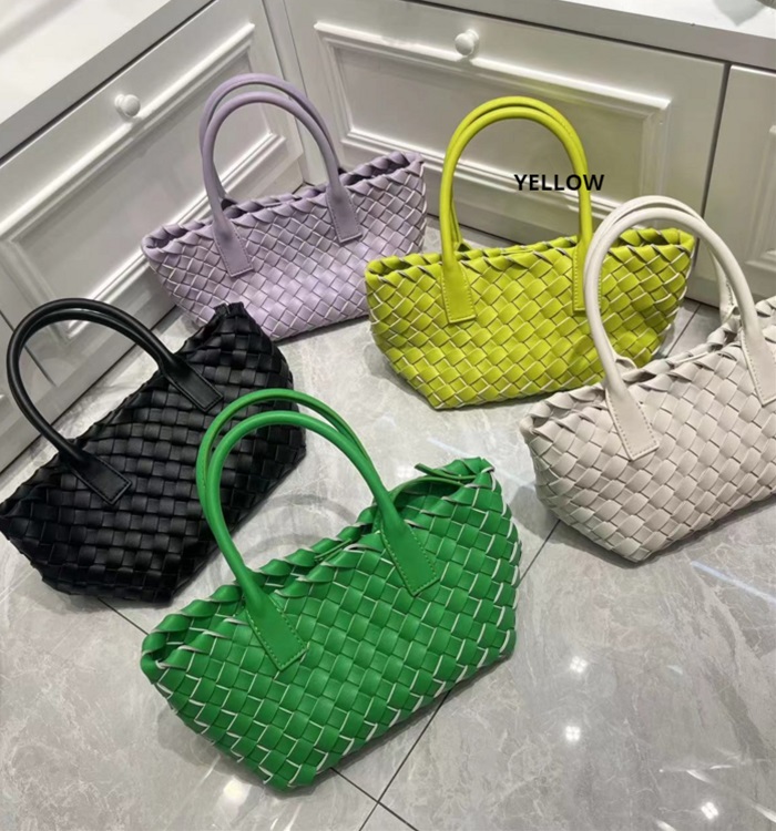 ブラウン編み込みレザーショルダーバッグ 編み込みレザー | ブラウンショルダーバッグ - 古着屋