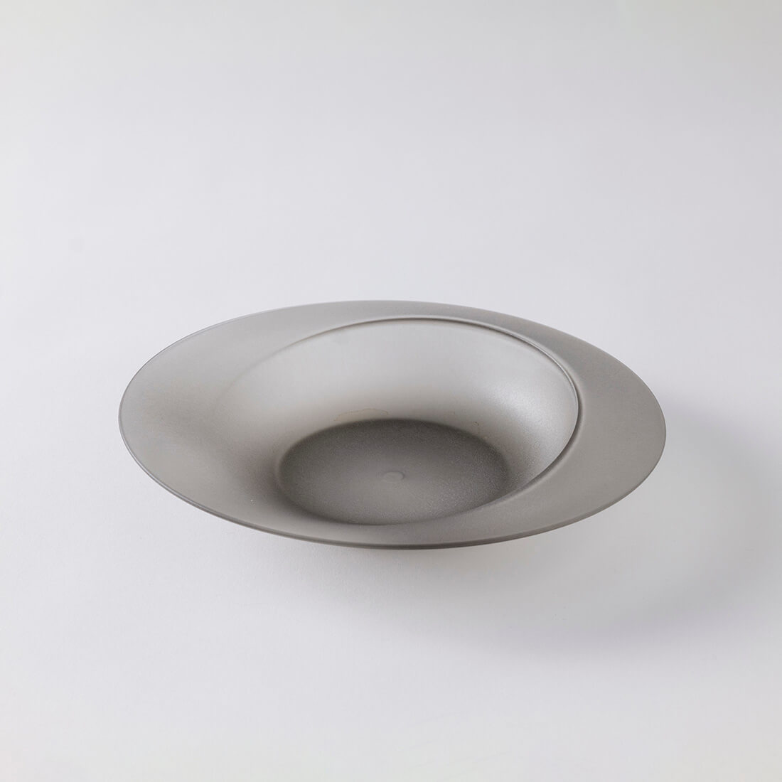 ARAS（エイラス） 食器 皿 深皿 25.7cm スクープ スモークグレー 割れ