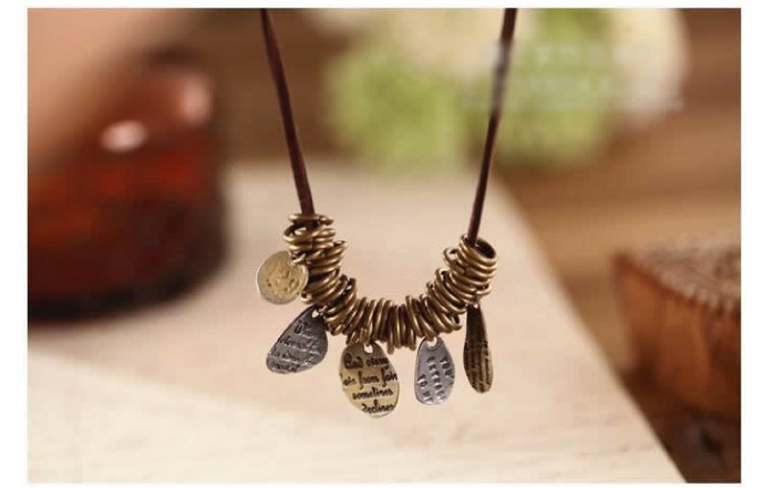 ペンダント 革 アクセサリー 