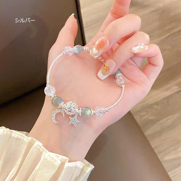 三日月モチーフのアップ