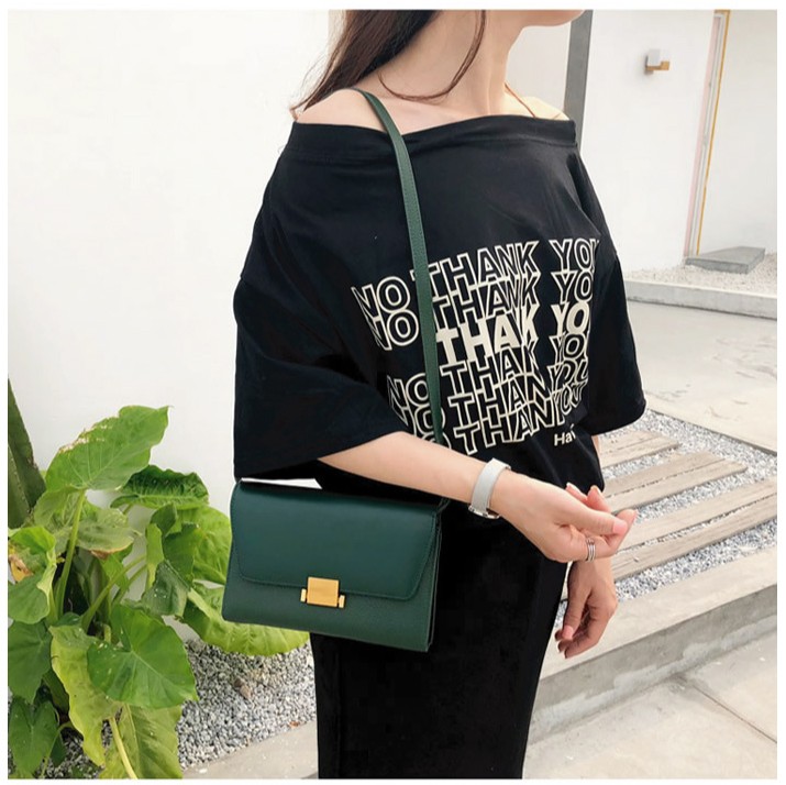 クラッチバッグ