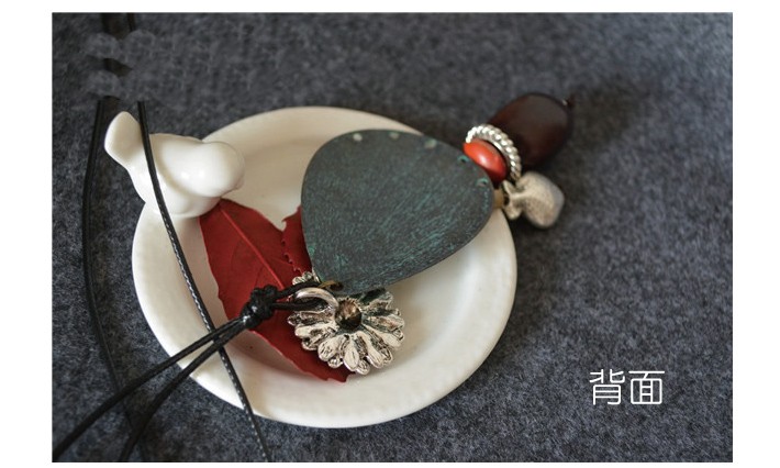 ペンダント 革 アクセサリー 