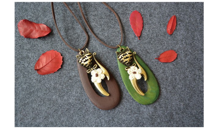 ペンダント 革 アクセサリー 