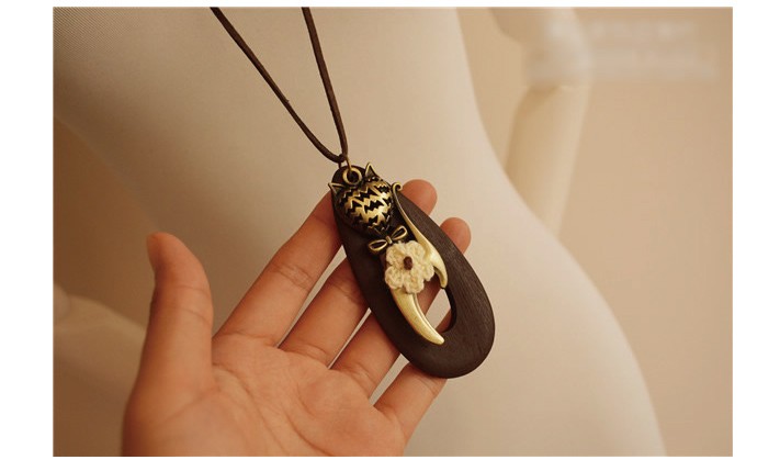 ペンダント 革 アクセサリー 