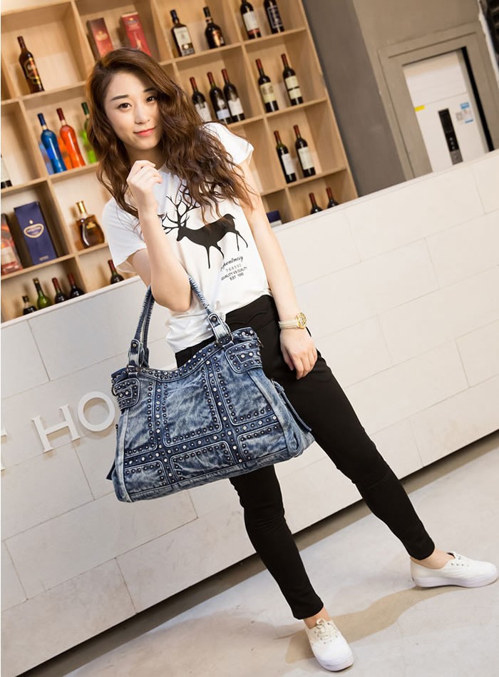 普段のおでかけに！旅行用のサブバッグにも！お財布ポシェット ショルダーバッグ