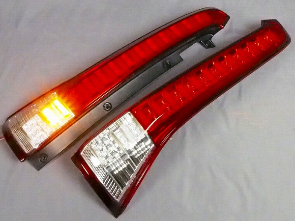 シャーク チューブテールランプ アカシロ フルLED NT25SER-3LTB-RC-02 ニッサン セレナ C25 2005年05月〜2010年10月_2