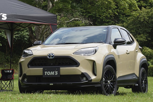 TOMS/トムス フロントバンパーガーニッシュ トヨタ ヤリスクロス