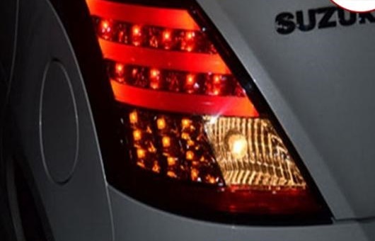 �e�[�� �����v �K�p: �X�Y�L �X�C�t�g LED ���C�g 2010-2014 �A���e�B�X ���A DRL + �u���[�L �p�[�N �V�O�i�� �X�g�b�v ���b�h AL-HH-1102
