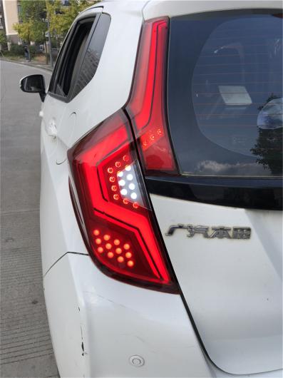 1ペア リア バンパー テールライト ホンダ フィットジャズスイッチバック 2018 レッド 色 LED Red Cover・Black Cover AL-AA-9489_4